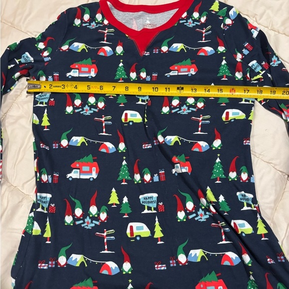 Woman’s small Wondershop Red and Green Holiday Christmas Pajamas - Picture 6 of 10
